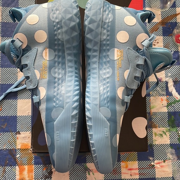 Brand New with box.  Adidas any gender Never worn fashionable athletic shoes - Picture 3 of 9